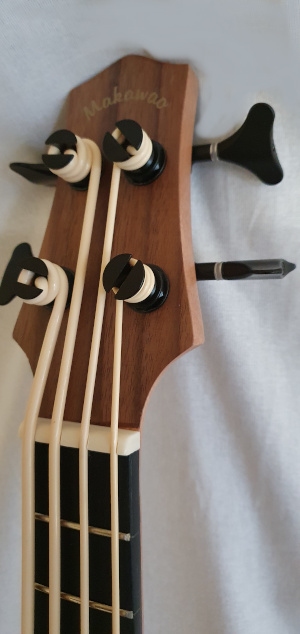 MAKAWAO UKULELE BASS